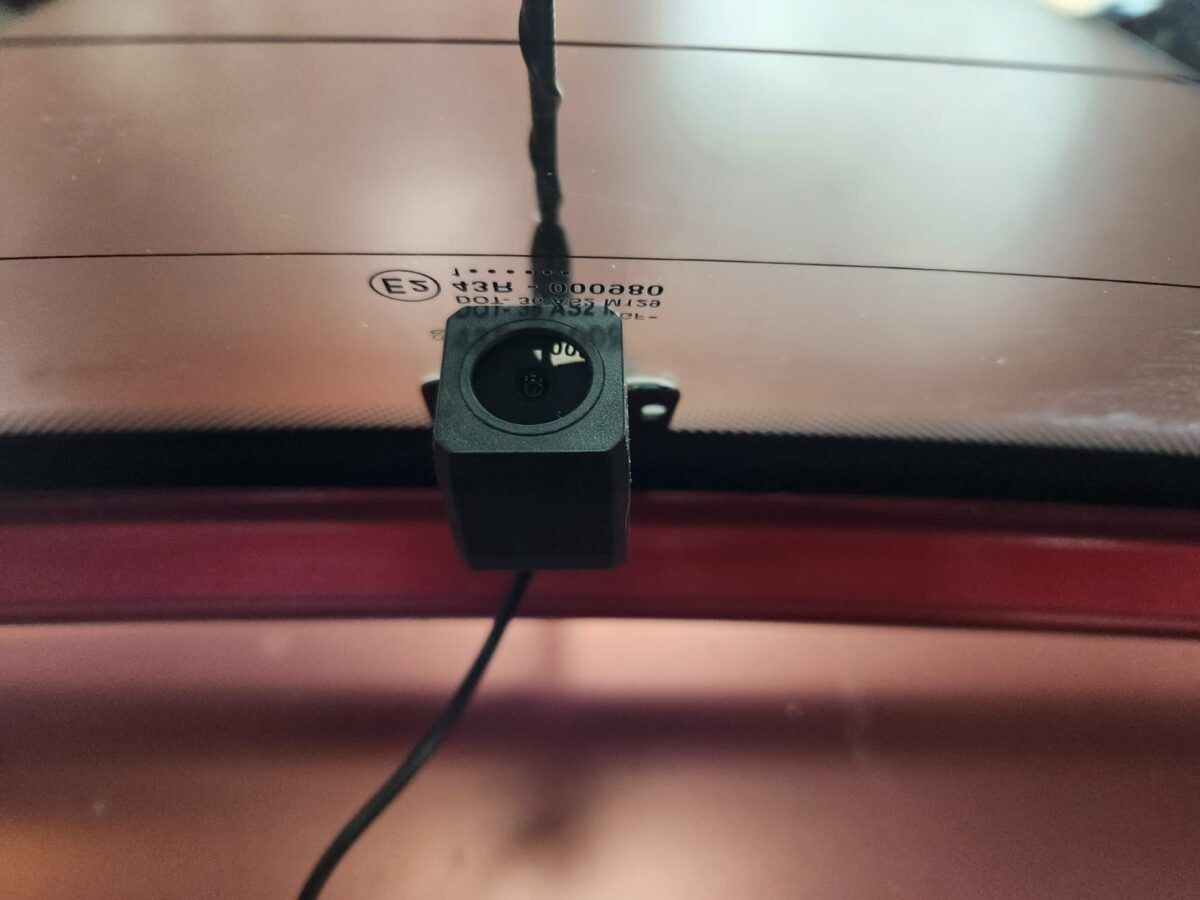 نصب دوربین خودرو DISCOVERY روی داشبورد - خرید از گجتیک | نصب سریع و آسان دوربین خودرو