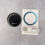 مترجم هوشمند ویرفیت AI102 با ترجمه همزمان ۱۴۰ زبان در کنار کابل شارژر و حلقه مگنت همراه محصول