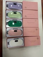 رنگ بندی کمربند گرمایشی و ماساژور شکمی برقی با عملکرد گرمایی سه مرحلهای و ماساژ ویبرهای، انتخابی عالی برای کاهش درد قاعدگی و گرفتگیهای شکمی در رنگ های سفید، سبز، بنفش، صورتی