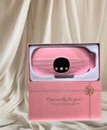 تصویر ماساژور پرو P22 در حال استفاده روی کمر در محیط منزل